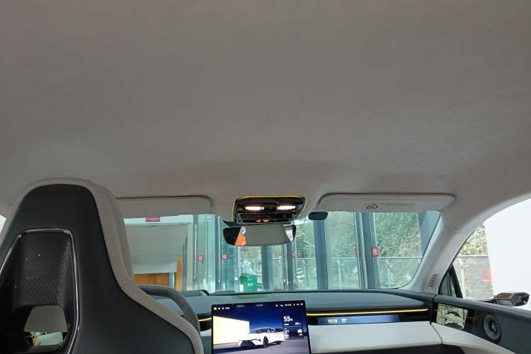 Used Lotus EMEYA 2024 EMEYA L+
