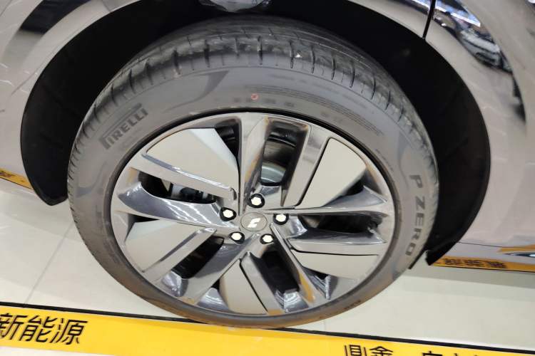 Used Li Auto L6 2024 Max Right Rear Wheel Hub