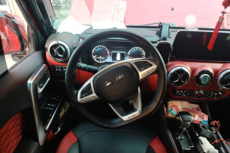 Used BAIC Off-Road BJ40 2019 2.3T Automatic Four-Wheel Drive Urban Hunter Edition Premium Model China VI Emission Standard
