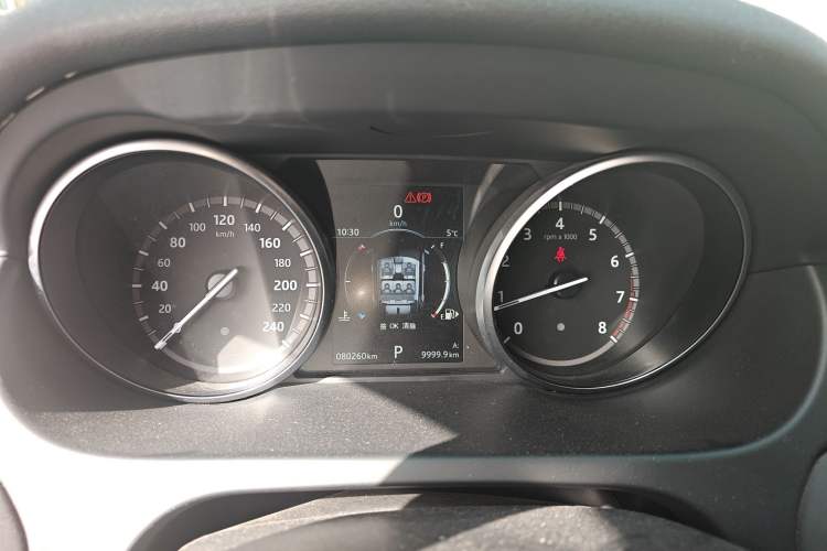 Used Land Rover Discovery Sport 2017 2.0T PURE Instrument Cluster