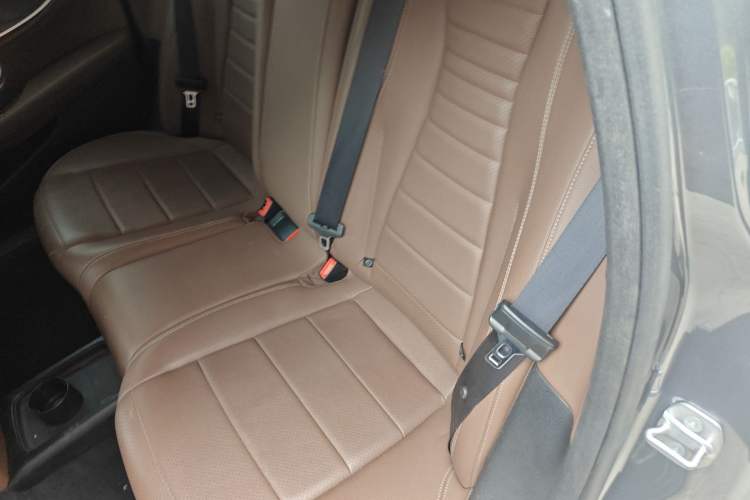 Used Mercedes-Benz E-Class 2016 E 300 L Sporty and Stylish Model
