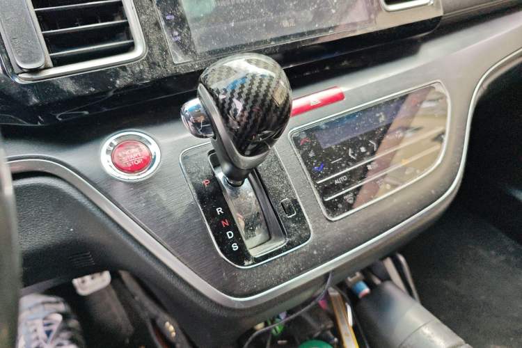 Used Honda Elysion 2016 2.4L Style Edition Gear Lever