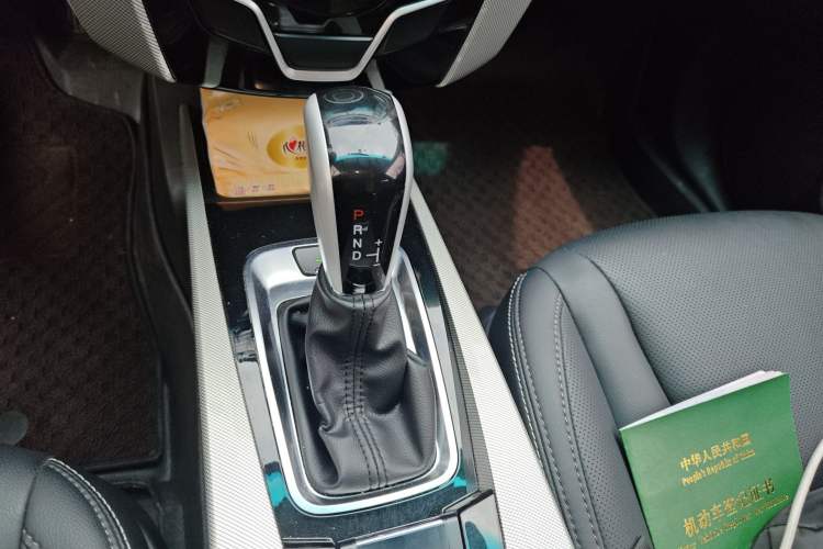 Used Luxgen U6 SUV 2016 1.8T Style Value Model Gear Lever