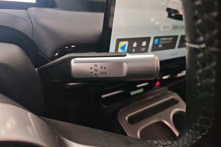 Used AION Y 2022 Plus 70 Smart Edition Gear Lever