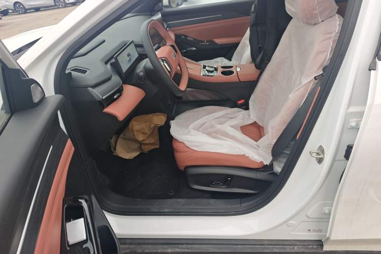 Used Geely Galaxy L6 2025 EM-i 140km Explorer+ Edition Left Front Seat