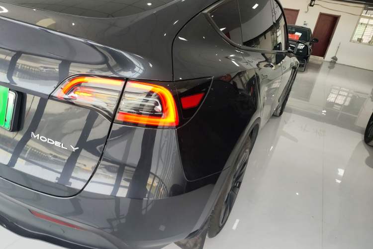 Used Tesla Model Y 2024 Rear-Wheel-Drive Version Exterior 3