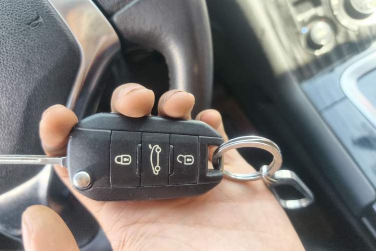 Used Peugeot 3008 2015 2.0L Automatic Trend Edition
