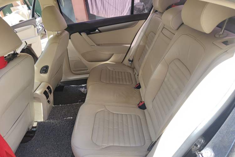 Used Volkswagen Magotan 2013 1.8TSI Premier Model Left Rear Seat