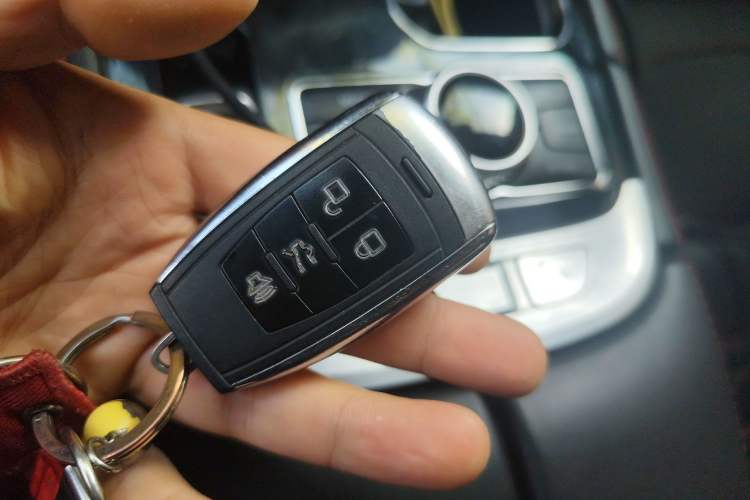 Used BAIC Off-Road BJ40 2019 2.0T Automatic Four-Wheel Drive Urban Hunter Edition Flagship Model China V Emission Standard Vehicle Key