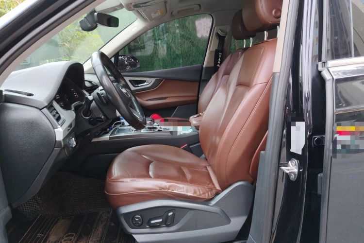 Used Audi Q7 2018 40 TFSI Comfort Model
