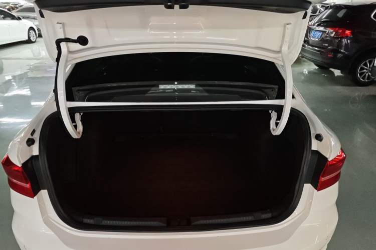 Used Volkswagen Lavida 2019 1.5L Automatic Comfort Edition China VI Standard