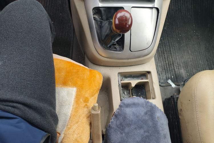 Used Foton MP-X E 2014 2.0L Wealth Express Classic Edition Basic Configuration with 4Gi-VVT
