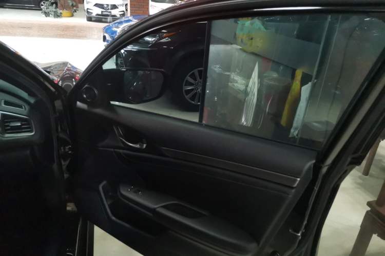 Used Honda Civic 2021 HATCHBACK 220TURBO CVT Trendy Cool Edition
