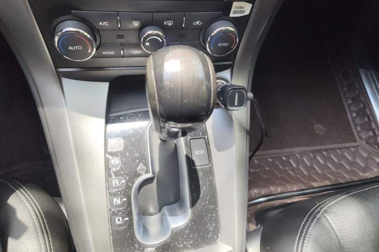 Used Chevrolet Captiva 2015 2.4L 4x4 Flagship Edition 7-Seater