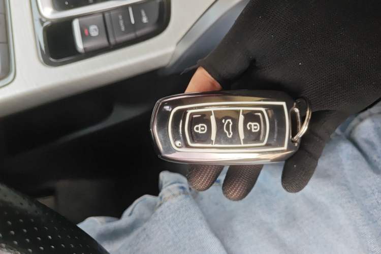 Used Geely Auto Emgrand X7 Sport 2020 1.8TD DCT Two-Wheel Drive Smart Connect 4G-Enabled Version
