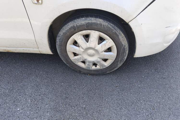 Used Chevrolet Sail 2013 Sedan 1.4L Manual - Youyi Happiness Edition Right Front Wheel Hub