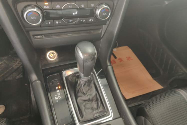 Used Mazda 3 Axela 2017 Sedan 1.5L Automatic Luxury Model Emission Standard China V Gear Lever