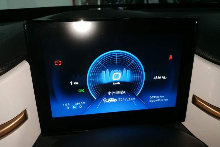 Used Dongfeng NAMMI BOX 2022 Revised Light Wind Edition 201 km Standard Version