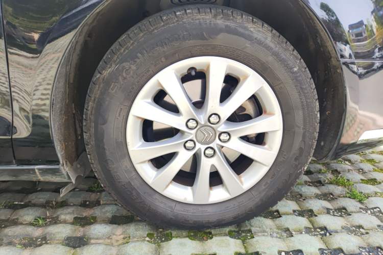 Used Citroen C5 2013 2.0L Automatic Luxury Model Right Front Wheel Hub
