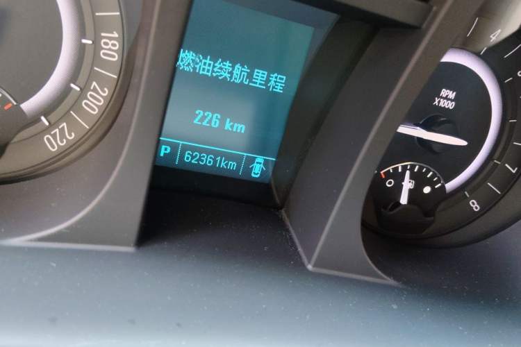 Used Buick GL8 2017 25S Comfort Version China V Standard Odometer Close Up