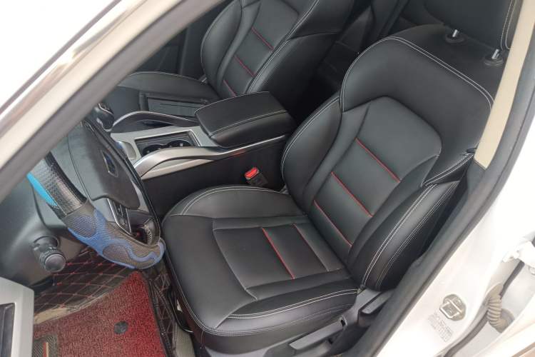 Used Geely Auto Emgrand X7 Sport 2018 2.0L Manual Two-Wheel Drive Zhiya Version
