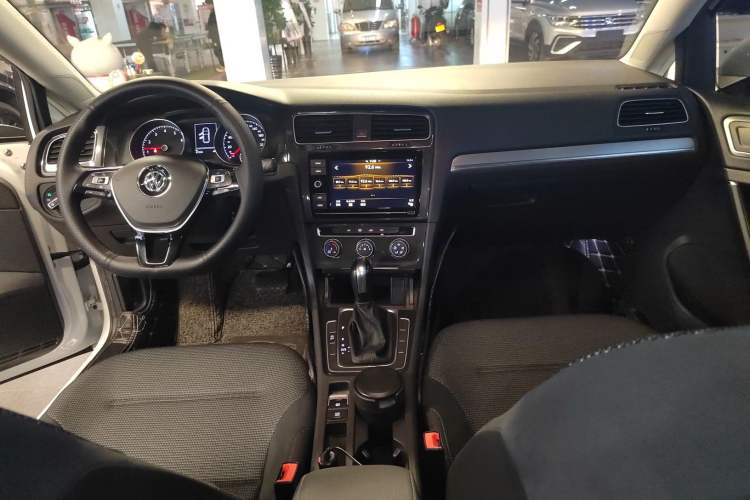 Used Volkswagen Golf 2019 280TSI DSG Comfort Version China VI Standard
