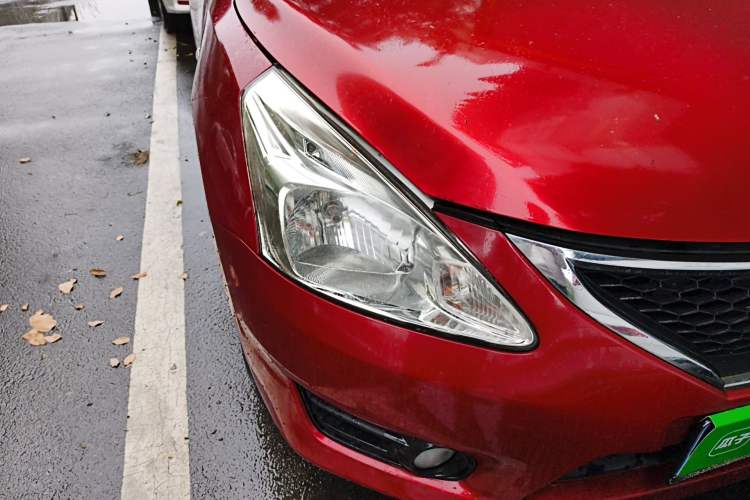 Used Nissan Tiida 2013 1.6L CVT Cool Cafe Edition Right Front Headlight