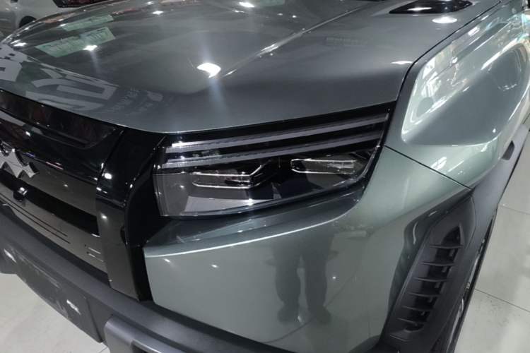 Used Formula Leopard Titanium 3 2025 501KM All-Wheel Drive Intelligent Driving Ultra Version

