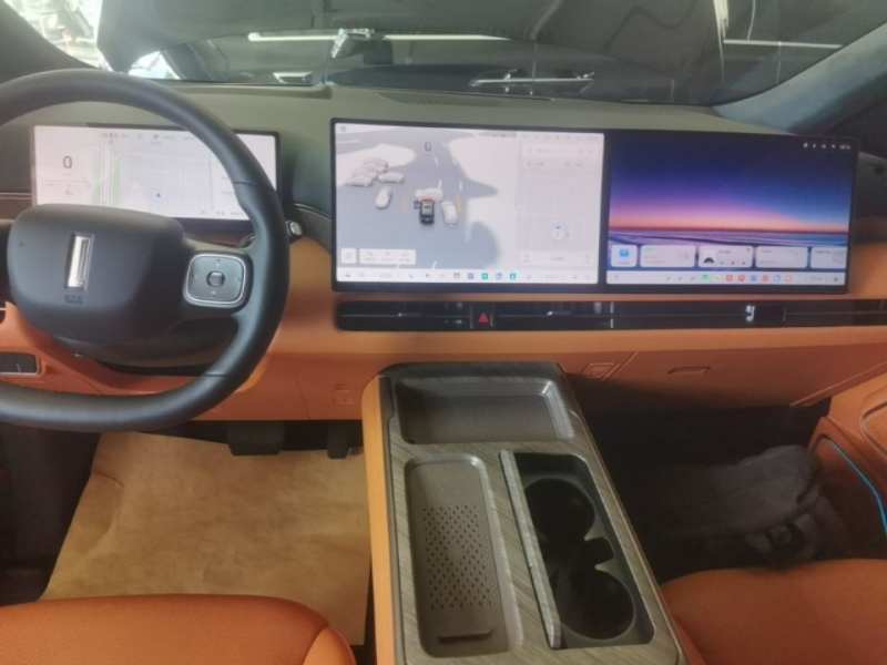 Used Wey Gaoshan 2025 Four-Wheel Drive Alpine 8 — 12