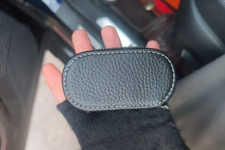 Used Toyota Harrier 2022 Dual-Engine 2.5L CVT Two-Wheel Drive Luxury Edition Vehicle Key