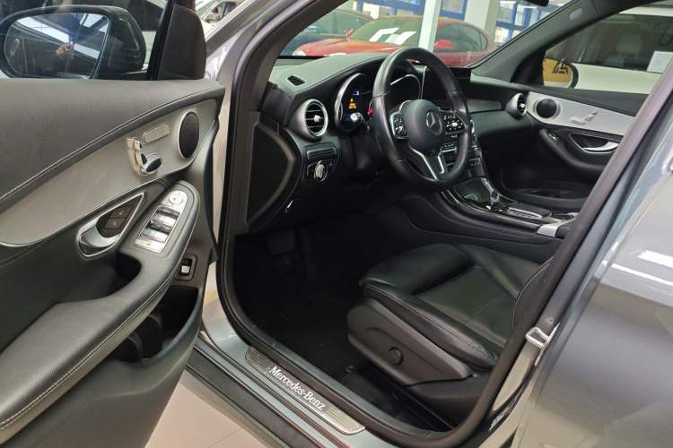 Used Mercedes-Benz GLC 2020 GLC 260 L 4MATIC Dynamic Model