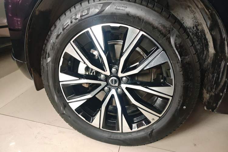 Used Volvo XC60 2024 B5 4x4 Smart Luxury Edition