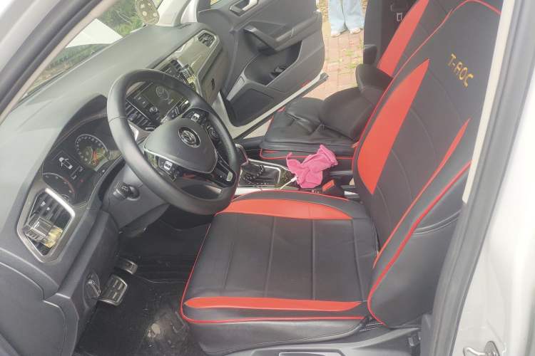 Used Volkswagen T-ROC 2019 230TSI DSG Two-Wheel-Drive Advanced Version China VI Standard Left Front Seat