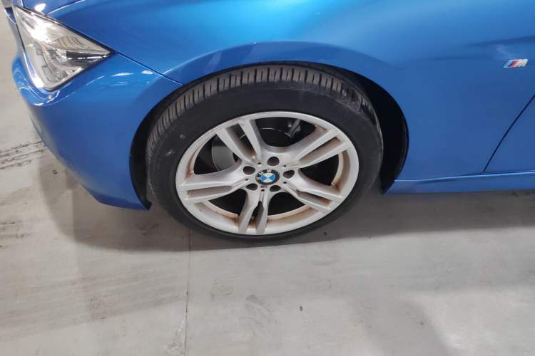 Used BMW 3 Series 2018 320i M Sport Package Left Front Wheel Hub