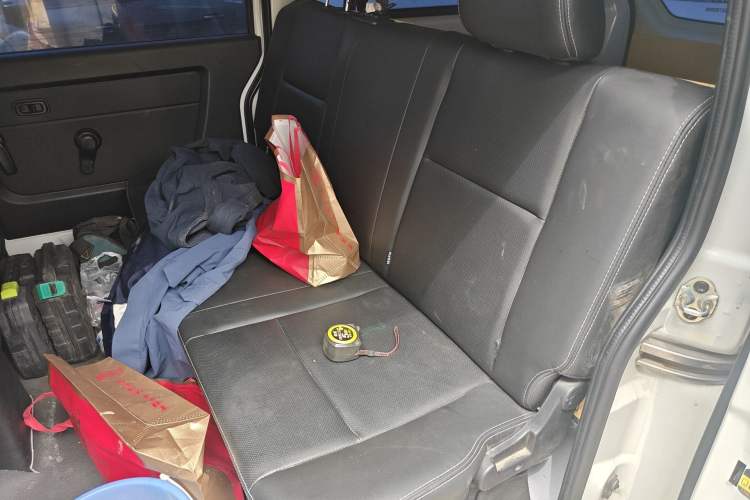 Used Jinbei Gold Hiace 2023 1.5L Passenger Vehicle Engineering Lion 5/6/7 Seater