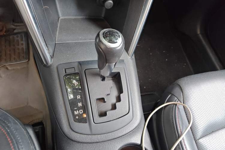 Used Mazda CX-5 2013 2.5L Automatic 4x4 Luxury Version Gear Lever