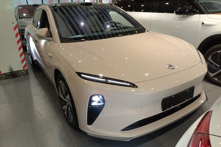 Used Nio ET5 2024 75 kWh Exterior 1