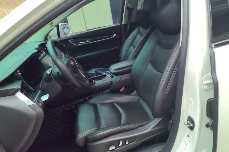 Used Cadillac XT5 2016 28T Four-Wheel Drive Luxury Model Left Front Seat