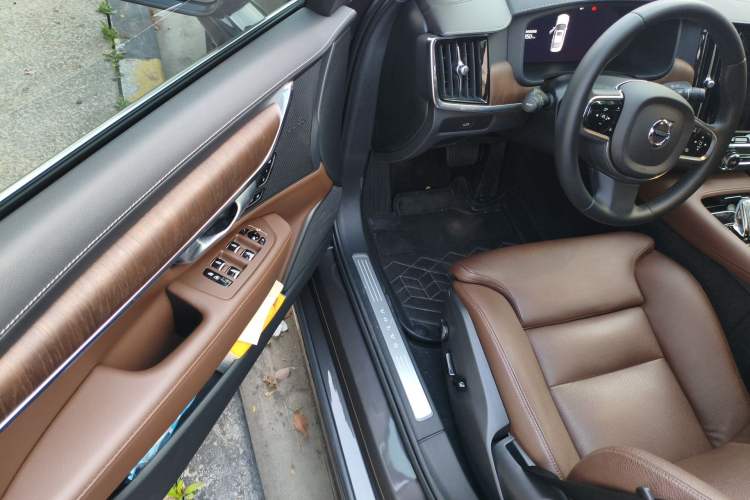 Used Volvo S90 2024 B5 Zhiyuan Luxury Edition
