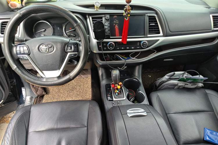 Used Toyota Highlander 2015 2.0T Four-Wheel Drive Luxury Edition 7-Seater Center Console