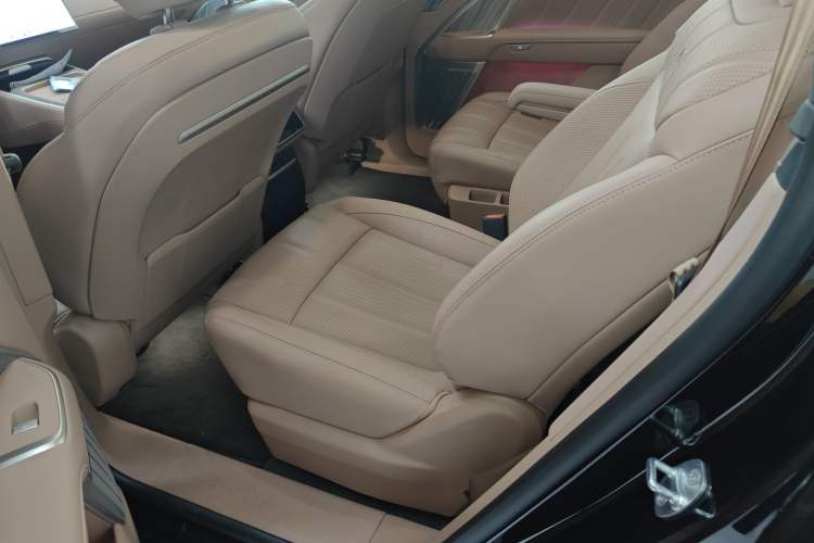 Used ONVO Luxeed L90 2025 Model—Max Six-Seater Version
