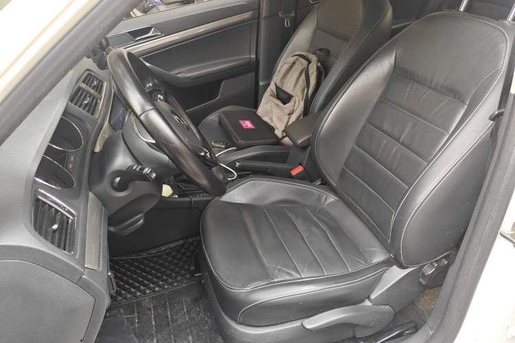 Used Volkswagen Lavida 2017 1.6L Automatic Comfort Edition
