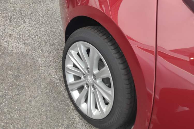 Used Cadillac ATS-L 2017 28T Tech Edition Right Rear Wheel Hub