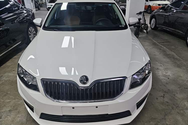 Used Skoda Octavia 2017 Classic Model 1.6L Automatic Standard Edition
