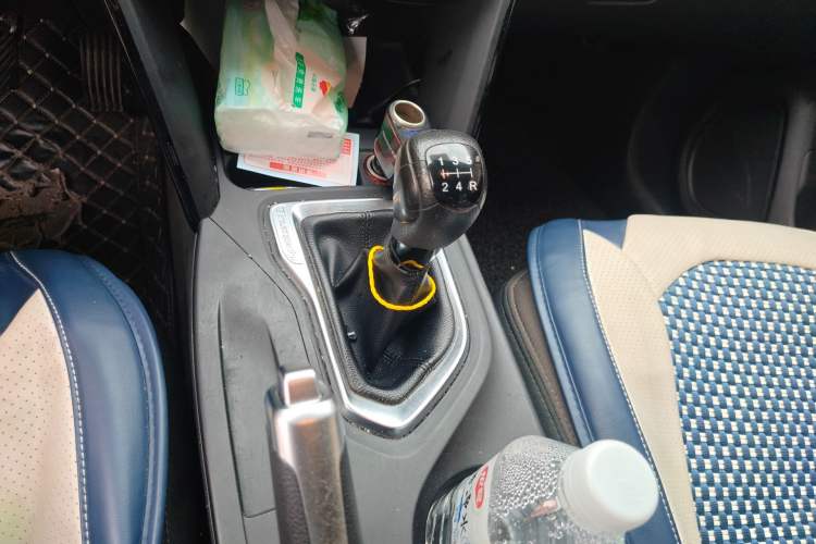 Used GAC Trumpchi GS4 2015 200T Manual Comfort Edition Gear Lever