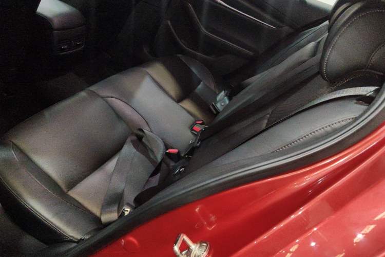 Used Mazda 3 Axela 2020 1.5L Automatic Luxury Version
