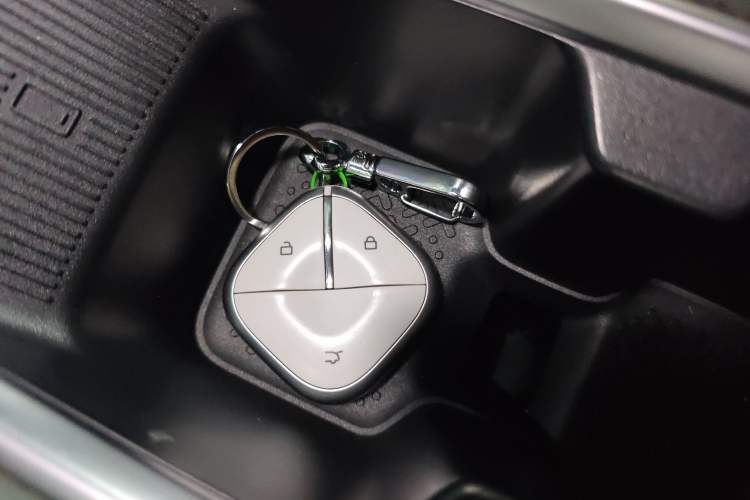 Used Baojun Spark EUV 2026 301km Flagship Edition Vehicle Key