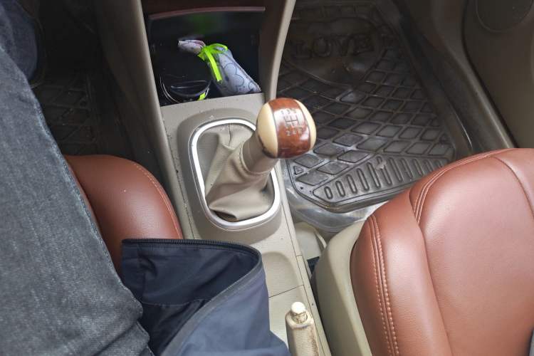 Used Nissan Sylphy 2012 Classic 1.6XE Manual Comfort Edition Gear Lever