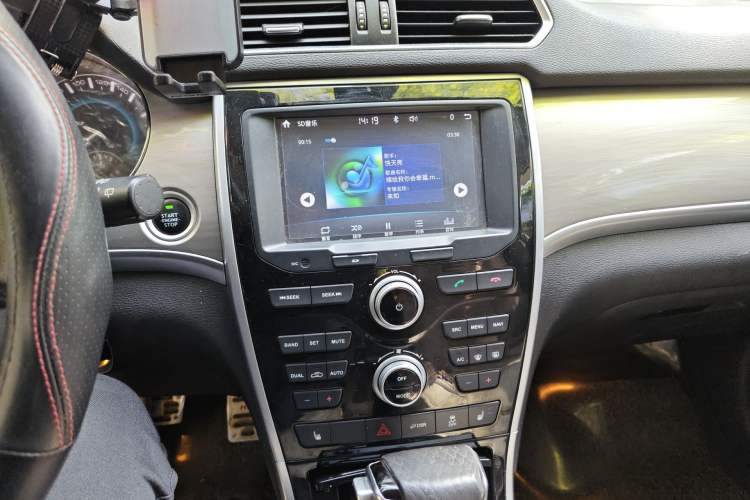 Used Haval H2 2016 Red-Label 1.5T Automatic Two-Wheel Drive Luxury Model
