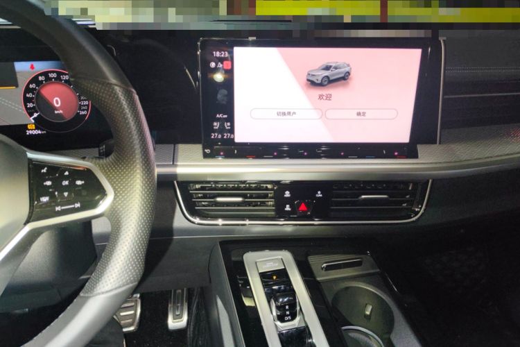 Used Volkswagen Tavendor 2023 380TSI Four-Wheel Drive R-Line First Edition Audio And AC Panel